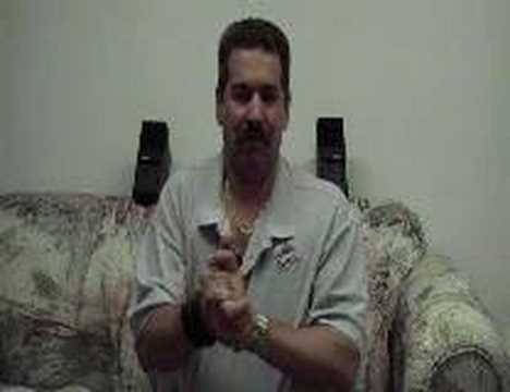 manualist plays joy on his hands