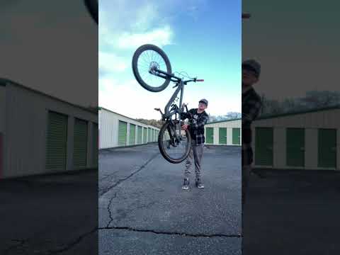 Trek slash 9.8 drop test #mtb #fypシ #mountainbiketrail #mtblife #mtbbikes #automobile #dhmtb