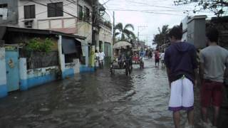 preview picture of video '2nd Day Obando Bulacan Flood ( July 31, 2012 Tuesday )'