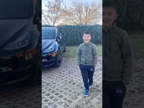 Tomi kipróbálja az új autómat! 😱 #shorts