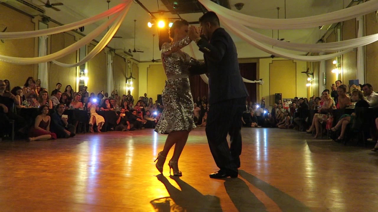 SEBASTIAN ARCE & MARIANA MONTES.  1/4