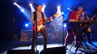 Mental As Anything - Live it Up