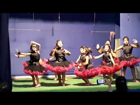 Cheap Thrills - Performed by Purbouttar Nabapally Durga Puja 2017 Kids team ( Sreemayee and friends)