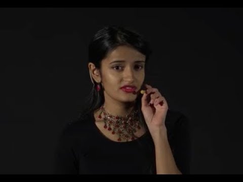 پاکستان میں نوجوان، غیر شادی شدہ اور عورت ہونے پر یوسف امجد 