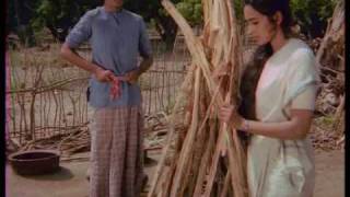 Saudagar - 4/13 - Bollywood Movie - Nutan, Amitabh Bachchan & Padma Khanna