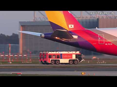 Alarm at Frankfurt Airport - Firefighters chasing Plane after Landing - 2023-03-02
