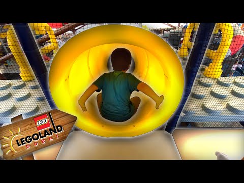 Brincando no Mundo da Lego | Kai e Clara se Divertem no Escorregador e Brinquedos da Legoland Video