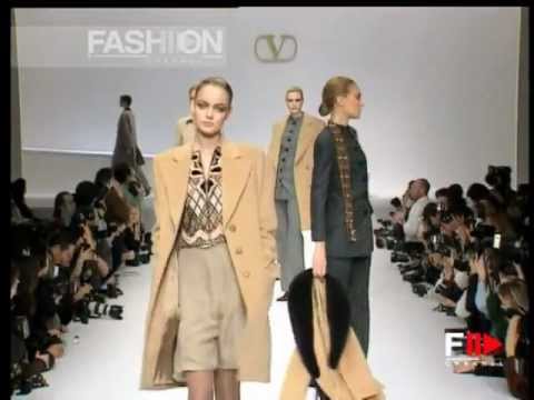 "Valentino" Autumn Winter 1996 1997 Paris 3 of 9 pret a porter woman by FashionChannel