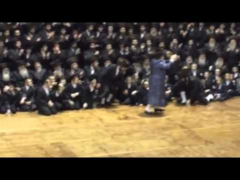 Bobov !!mitzvah tantz!! Song1 rebbe dancing