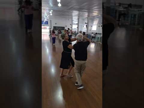 no Valdir Trentin clube do Vovô em Chopinzinho no Paraná.Brasil #shotrs #baile #dancarinos