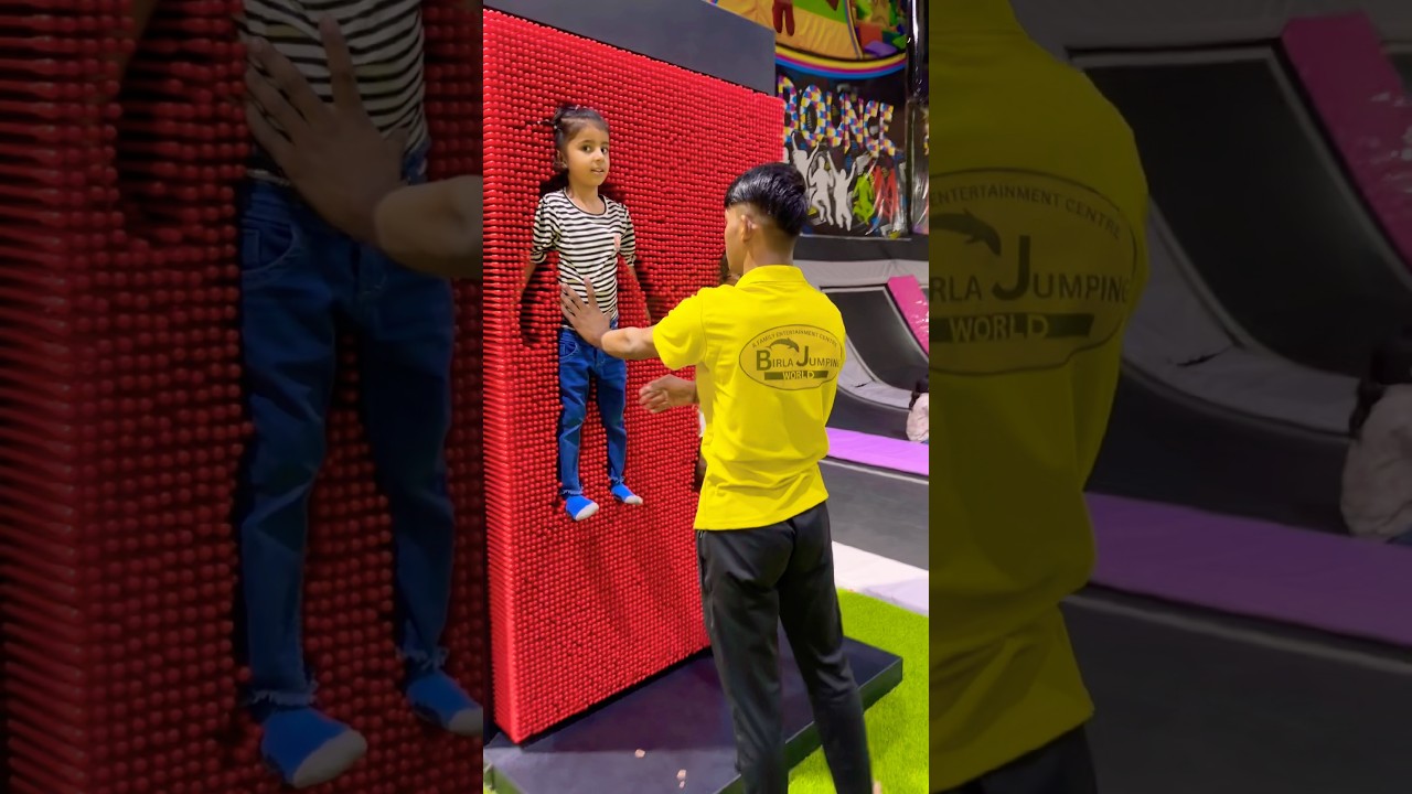 wait for the children's 😱🤫😂 reaction #dance #friends #dancer #danceinpublic #anshkukreja #khairiy...