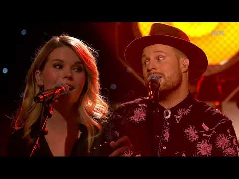 Country - Aleksander - Whiskey Lullaby