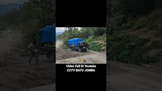 Download lagu Mobil Sampai Melompat-Lompat Di Tanjakan Batu Jomba mp3 Download lagu Mobil Sampai Melompat-Lompat Di Tanjakan Batu Jomba mp3