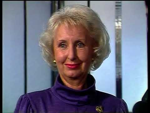 Edith Hancke - Interview und Bekanntgabe Gewinner Fotowettbewerb (ZDF-Hitparade 13.12.1989)