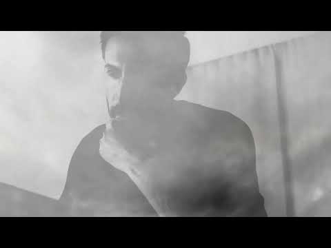 DETECTS - Amber In Black