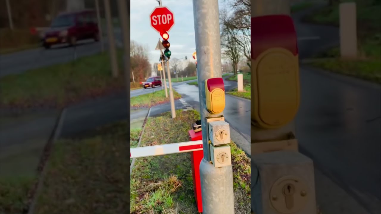 Watch video Euhh What! Railway Crossing Wrong Way.. #shorts Now Euhh What! Railway Crossing Wrong Way.. #shorts