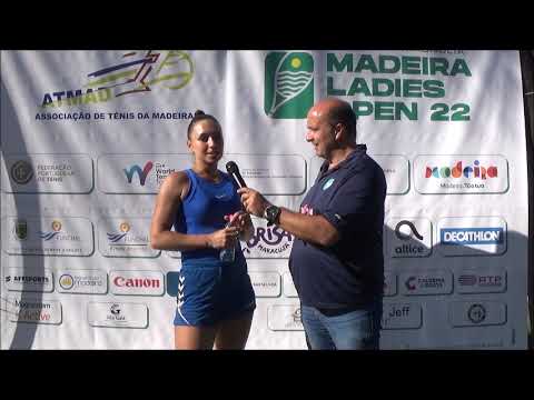 Vlada Ekshibarova surpreende Olga Helmi