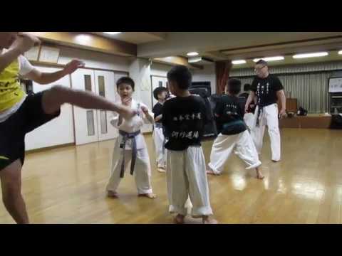 スイッチして三日月蹴り