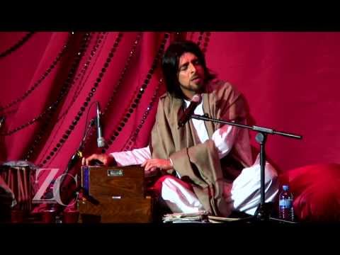 Ali Etemadi - Dar Aan Nafas - Official Live In Concert Music Video 2014 HD in London