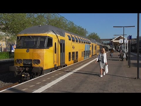 NS DDAR 7342 met loc 1756 vertrekt op station Rotterdam Zuid richting Roosendaal
