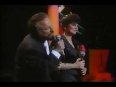 Linda Ronstadt & Barry Mann - Somewhere Out There-Live