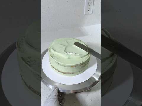 Avoid These Whipped Cream Mistakes | Perfectly Decorate Cake With Fresh Cream 🍰