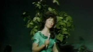 Loretta Lynn - What Kind Of A Girl (Do You Think I Am)