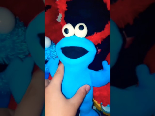 Vídeo relacionado con Gund Barrio Sesamo 75351 Elmo - Peluche, 33 cm [Importado de Alemania]