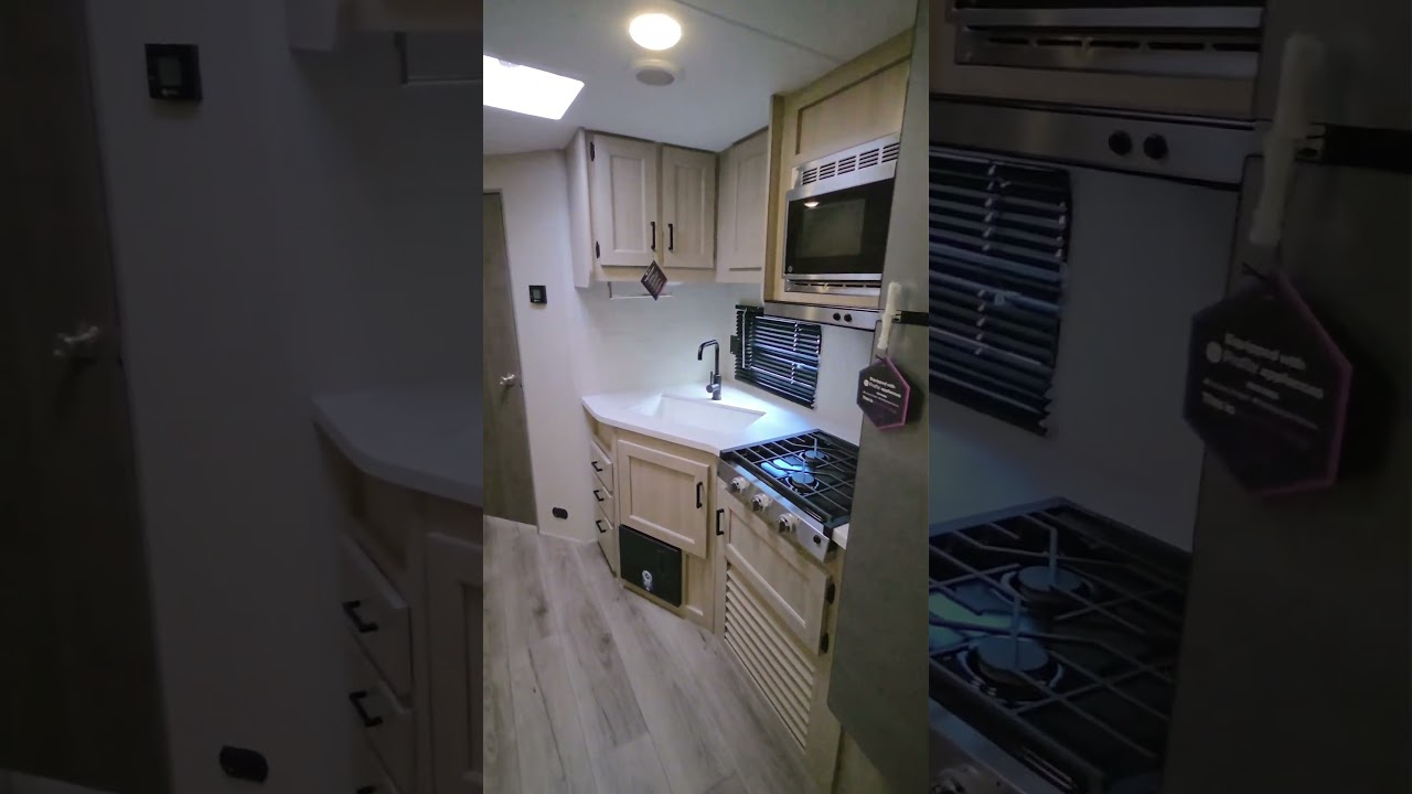 2026 Coachmen Catalina Summit 281QBUNK TRAVEL TRAILER