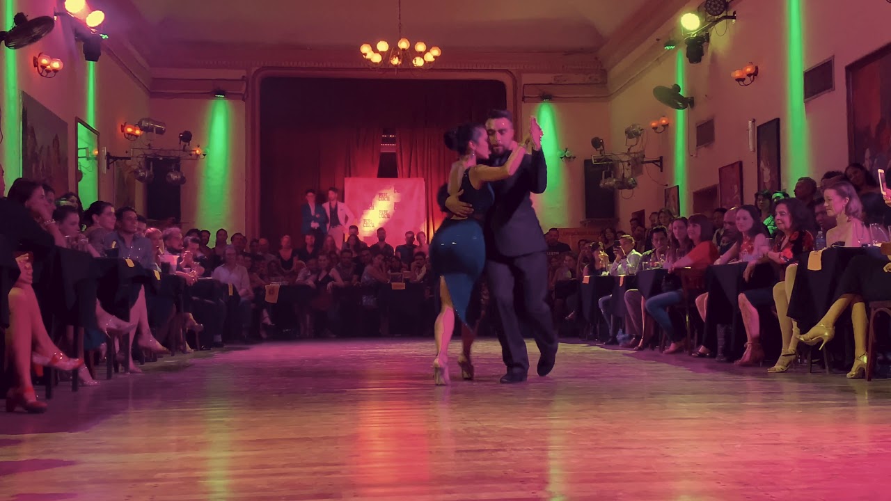 Video thumbnail for Clarisa Aragón y Jonathan Saavedra - Juan D'Arienzo-Estampa De Varón  2020.03.06 PIPí CUCú 4/4