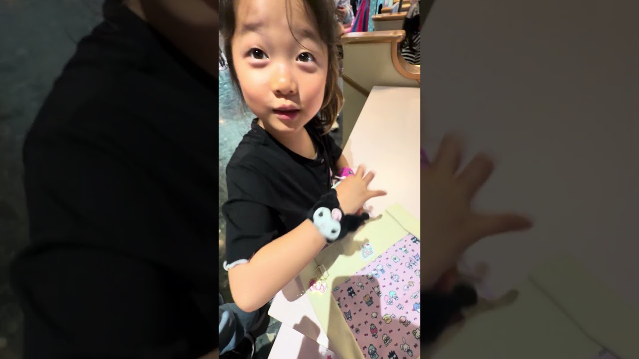 シークレットでるかな？！こうめちゃん💜サンリオパレードライト✨開封‼️サンリオピューロランド⭐️ #小原正子 #開封動画