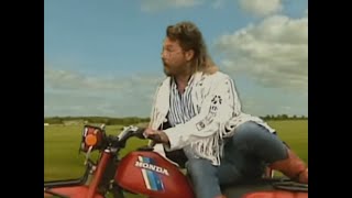 3 Roues Music Video