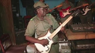 Guinée, Les amazones de Guinée, un orchestre 100% féminin