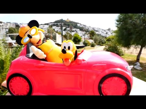 Kinderfilm - Minnie Mouse und Pluto - Ein Tag am Strand