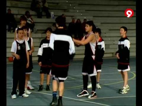 RTVV Crono Bàsquet visita el col·legi Santa Teresa d'Alacant