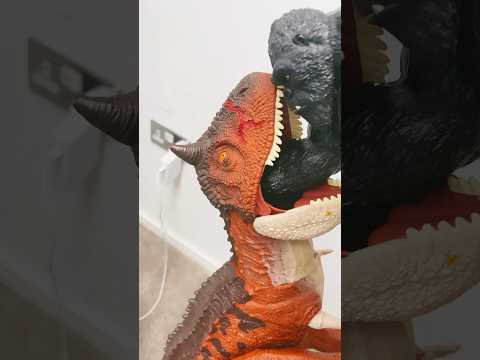 Carno vs KING Kong #jurassicworld #youtubeshorts #dinosaur #kingkong #carnotaurus