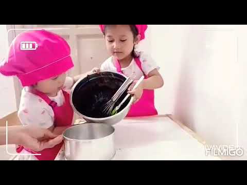 The little chef's. make choclate moist cake shedap😋