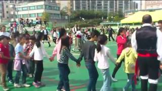 preview picture of video 'Coros y Danzas de Ingenio debuta en Corea'