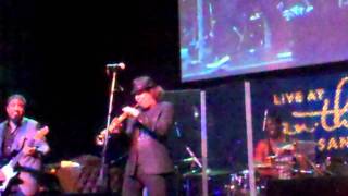 Boney James Performs "Sweet Thing" Live At Anthology