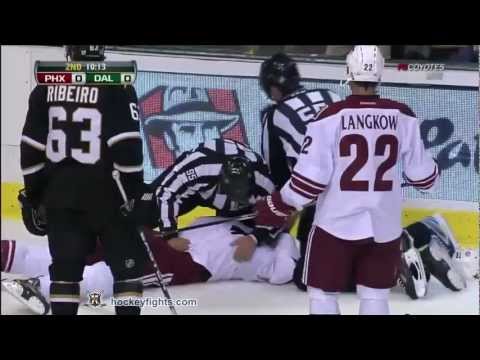 Rostislav Klesla vs Brenden Morrow Oct 10, 2011 - Phoenix feed
