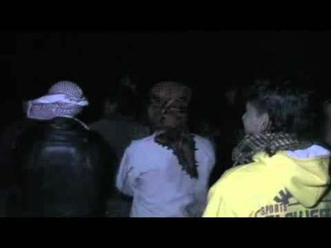 مظاهرة مسائية في حي الرفاعي في مدينة حمص في خميس "ذكرى مجزرة حماة" وجه فيها المتظاهرون تحية لأبو جعفر المغربل وهادي العبد الله