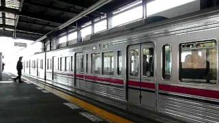 preview picture of video 'Commuter EMU Keio 7000 series 京王7000系電車'
