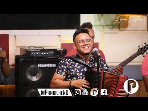 El Cuarteto Tierra Adentro Con El Chamakito Acordeon - La Mujer Es Una Flor