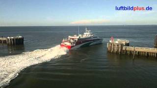preview picture of video 'HALUNDER JET. Das schnelle Schiff von Cuxhaven nach Helgoland'