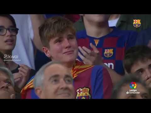 homenagem do Barcelona para Ronaldinho gaúcho, esse é gênio,o bruxo #Canal Max Rodrigues