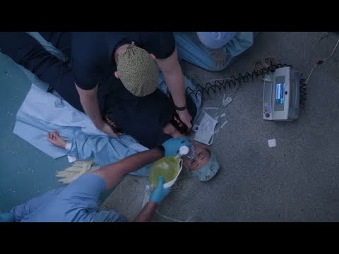 (S19x20) Owen tries to resuscite Teddy  Grey's Anatomy