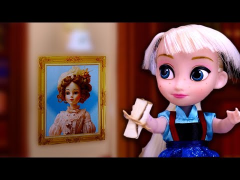 THE JUNIORS DISCOVER A HIDDEN SECRET IN THE PALACE | Disney Princess Toys