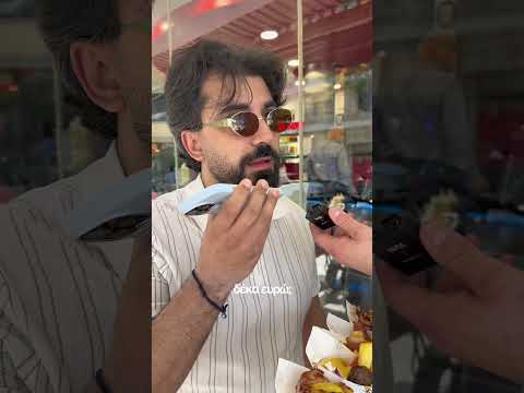 Φιλαράκι , κερασμένα από εμάς δεν πειράζει 🥺 #food #humor #prassas #burger #shortvideo
