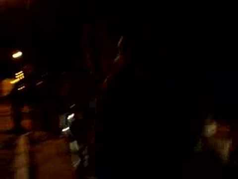 procházíme svinibrodem na stadion