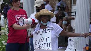 Doctors offer health, safety tips while protesting